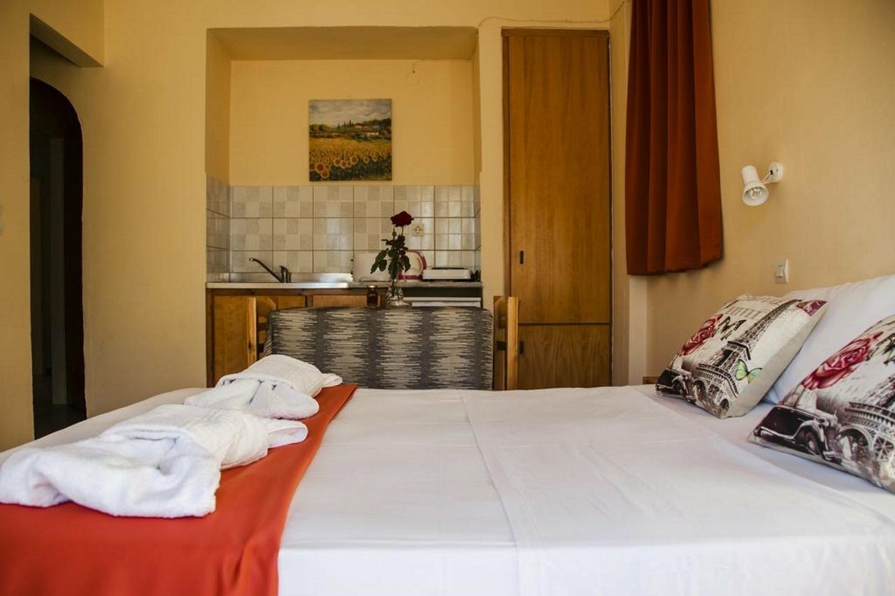 Yiannis The Beekeeper Apartments Kéfalos エクステリア 写真